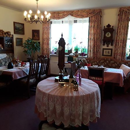 Gaestehaus "Gisela" Im Fuerstlichen Fischhaus Шиллингсфюрст Экстерьер фото