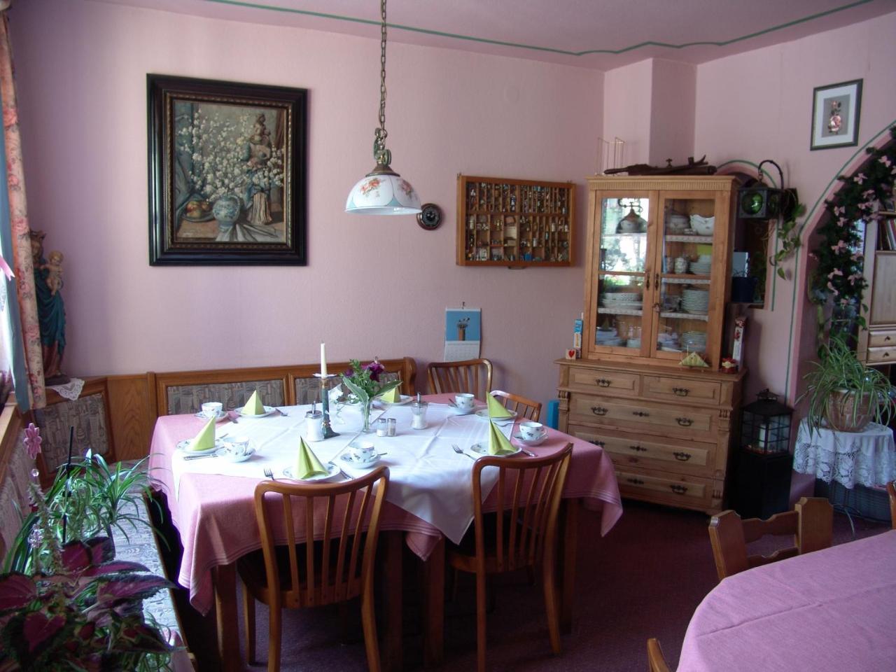 Gaestehaus "Gisela" Im Fuerstlichen Fischhaus Шиллингсфюрст Экстерьер фото