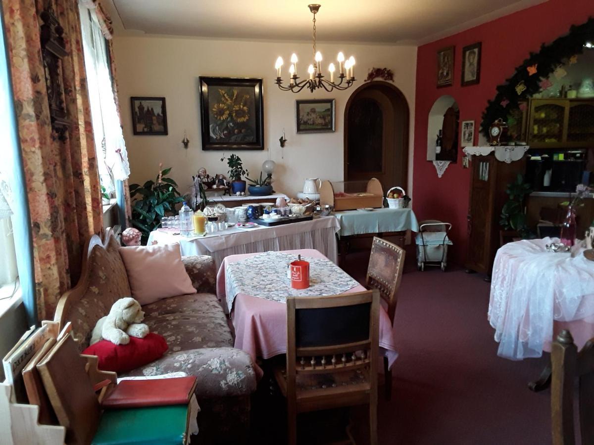 Gaestehaus "Gisela" Im Fuerstlichen Fischhaus Шиллингсфюрст Экстерьер фото