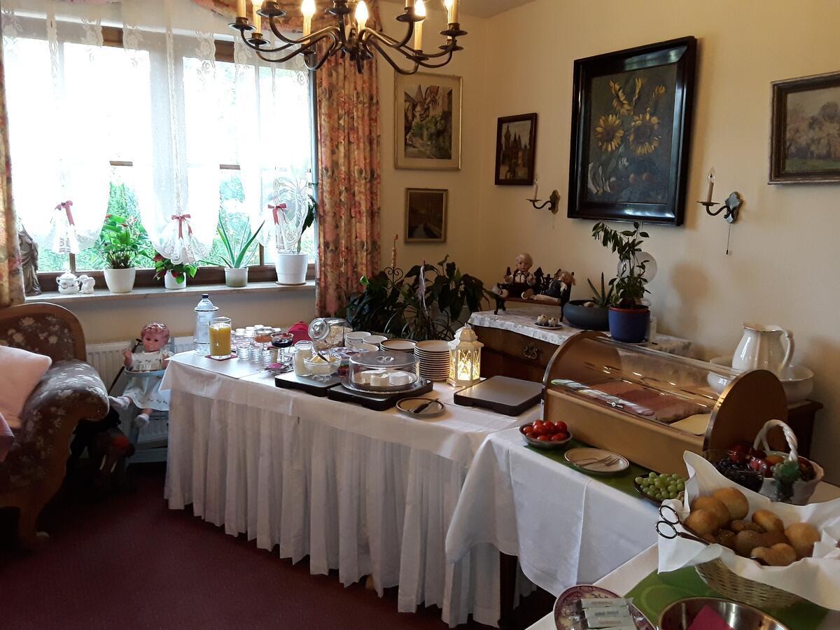Gaestehaus "Gisela" Im Fuerstlichen Fischhaus Шиллингсфюрст Экстерьер фото