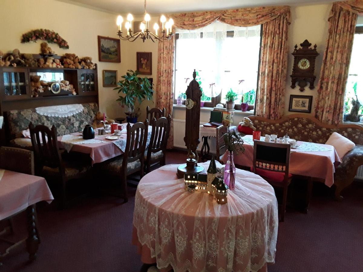 Gaestehaus "Gisela" Im Fuerstlichen Fischhaus Шиллингсфюрст Экстерьер фото